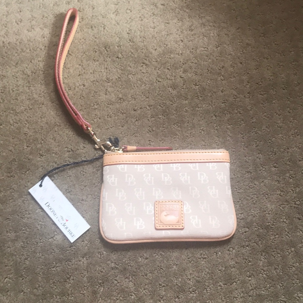 Dooney and bourke wristlet